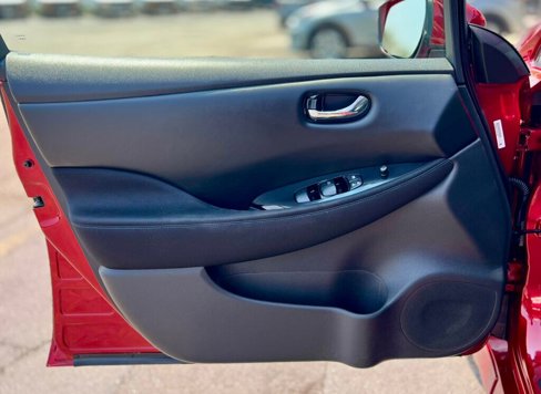 Used 2021 Nissan Leaf SV image 13