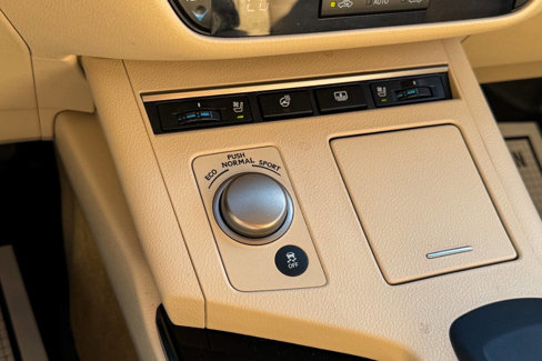 Used 2013 Lexus ES 350 image 26