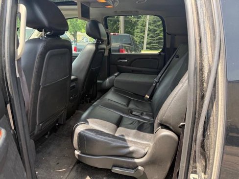 Used 2012 Chevrolet Suburban LTZ image 17