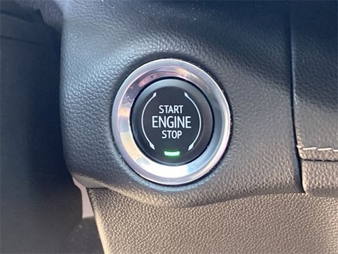 Used 2023 Buick Envision Essence image 17