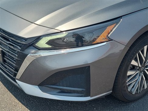Used 2024 Nissan Altima 2.5 SV image 5