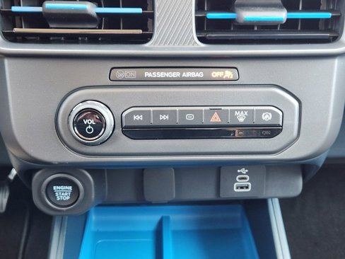 New 2025 Ford Maverick XLT image 15