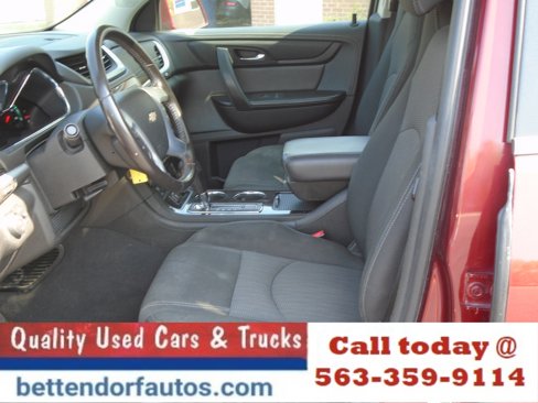 Used 2017 Chevrolet Traverse LT w/ Traveler's Package image 8