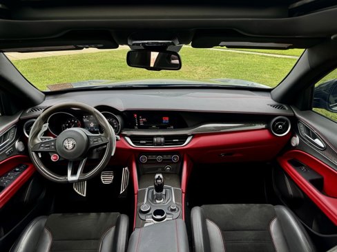 Used 2019 Alfa Romeo Stelvio Quadrifoglio image 22