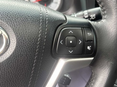 Used 2016 Toyota Sienna SE Premium image 18