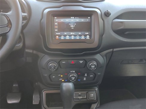 Used 2020 Jeep Renegade Altitude image 16