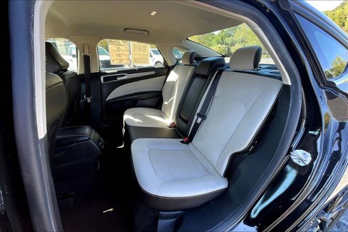 Used 2020 Ford Fusion SE w/ Equipment Group 151A image 26