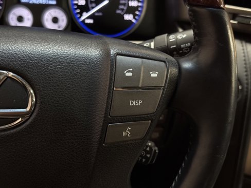 Used 2011 Lexus LX 570 4WD image 21