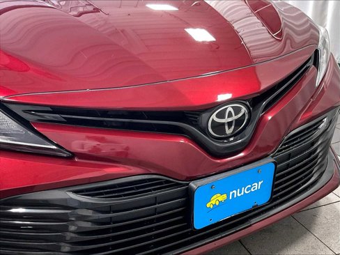 Used 2018 Toyota Camry LE image 31