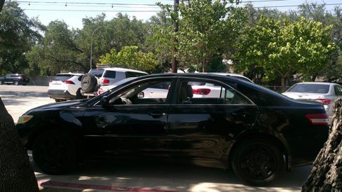 Used 2010 Toyota Camry LE image 9