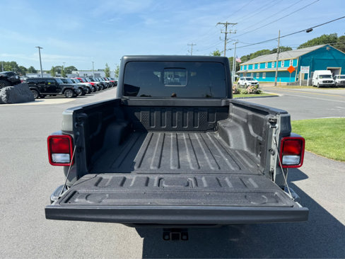 Certified 2022 Jeep Gladiator Sport image 8