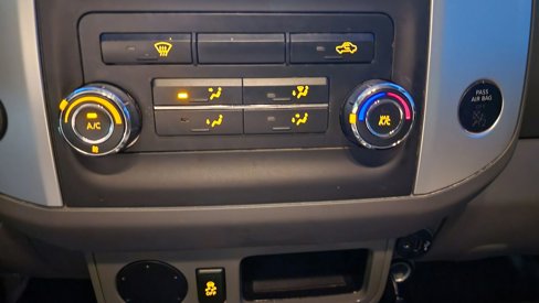Used 2019 Nissan Frontier SV image 28