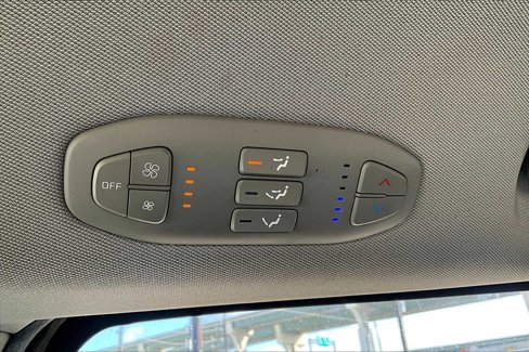 Used 2020 Kia Sedona LX image 31