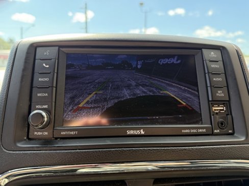 Used 2019 Dodge Grand Caravan SXT image 32