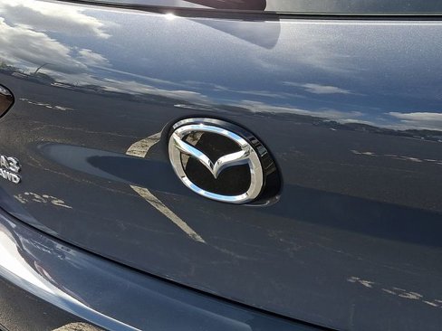 Used 2022 MAZDA MAZDA3 s image 31