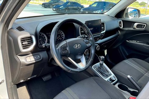Used 2021 Hyundai Venue SEL w/ Premium Package image 17