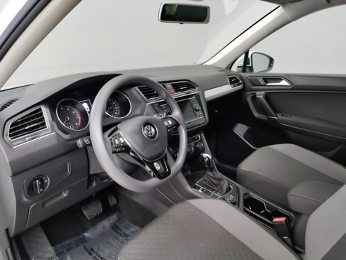 Used 2020 Volkswagen Tiguan S image 14