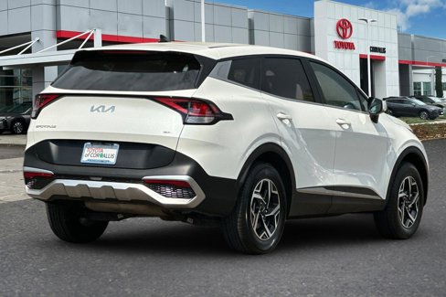 Used 2023 Kia Sportage LX image 4
