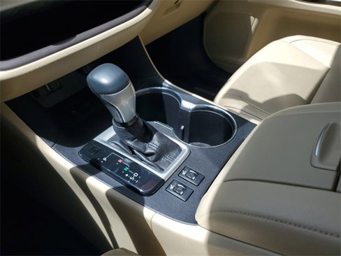 Used 2016 Toyota Highlander XLE image 18