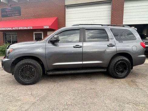 Used 2015 Toyota Sequoia SR5 image 2