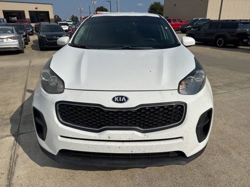 Used 2019 Kia Sportage LX image 2
