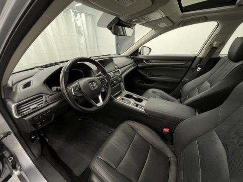 Used 2019 Honda Accord Touring image 9