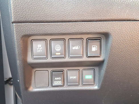 Used 2019 Nissan Rogue SV image 24