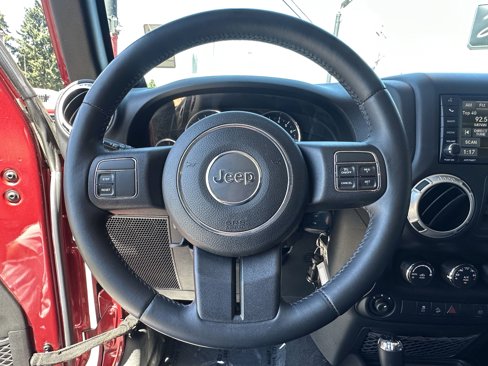 Used 2013 Jeep Wrangler Unlimited Rubicon image 24