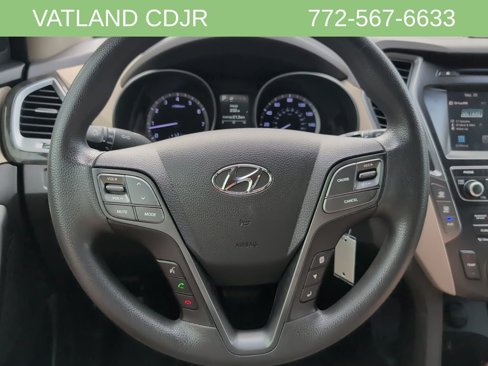 Used 2017 Hyundai Santa Fe SE image 12