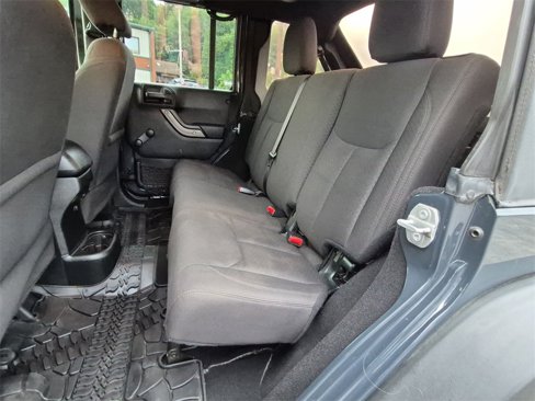 Used 2018 Jeep Wrangler Unlimited Sport image 29