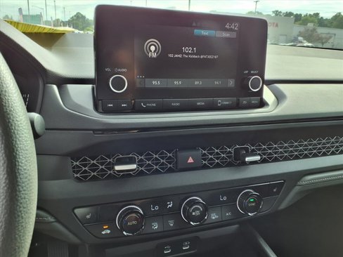 Used 2023 Honda Accord EX image 10