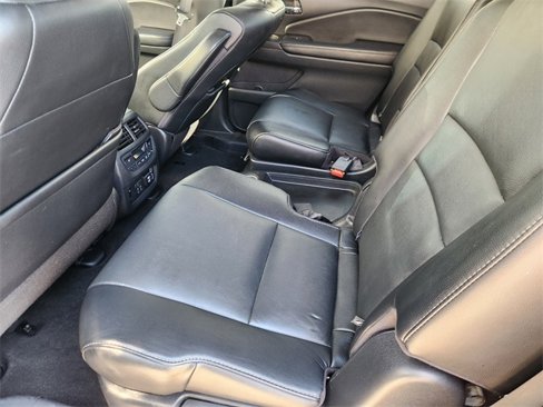Used 2019 Honda Pilot Touring image 31