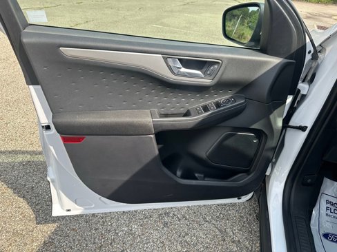 Used 2020 Ford Escape SE image 13