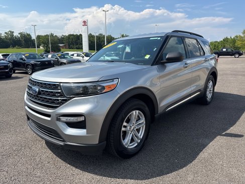 Used 2023 Ford Explorer XLT w/ Equipment Group 202A image 7