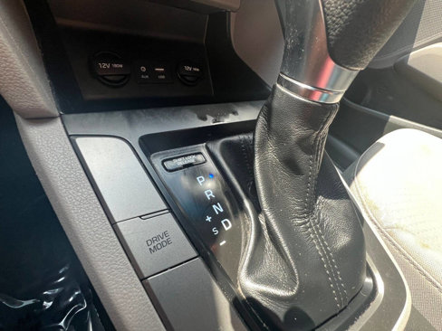 Used 2020 Hyundai Elantra SEL image 26