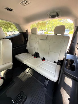 Used 2023 Kia Telluride EX w/ EX Captain's Chair Package image 16