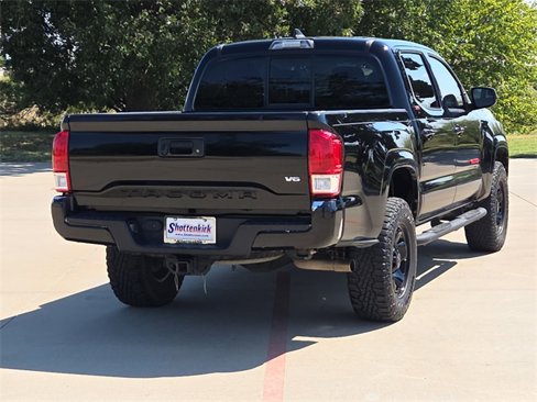 Used 2016 Toyota Tacoma SR5 image 8