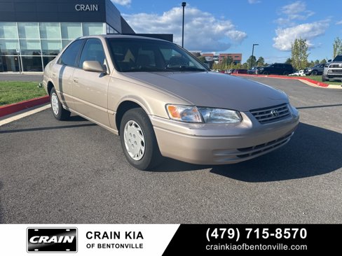 Used 1999 Toyota Camry LE image 1