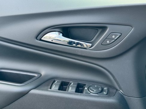 Used 2020 Chevrolet Equinox LT image 24