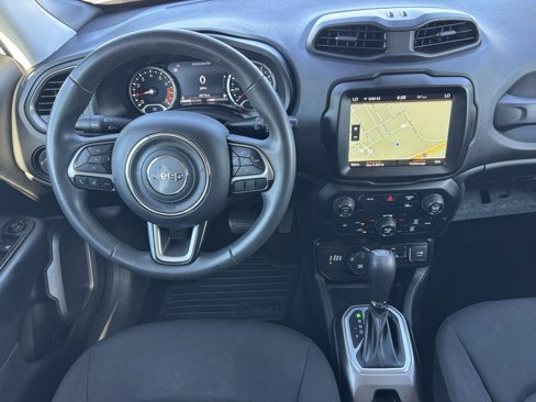 Used 2022 Jeep Renegade Latitude image 3