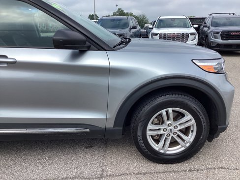 Used 2024 Ford Explorer XLT w/ Equipment Group 202A image 8