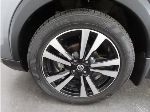 Used 2018 Nissan Kicks SV image 27