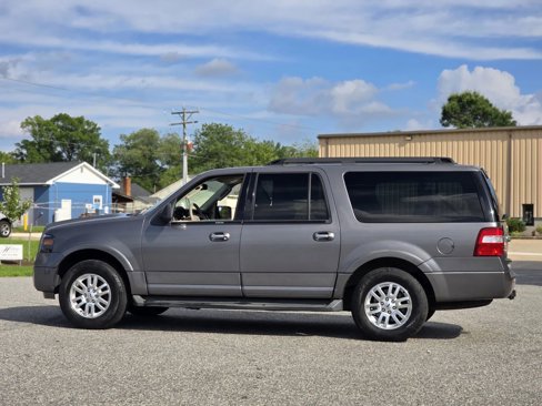 Used 2011 Ford Expedition EL XLT image 12