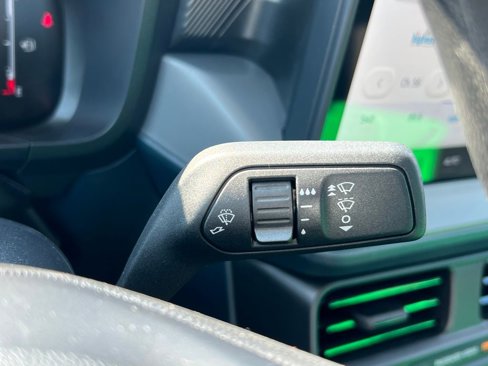 New 2025 Ford Maverick XL image 32