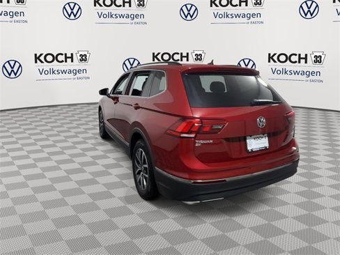 Used 2020 Volkswagen Tiguan SE w/ Panoramic Sunroof Package image 7