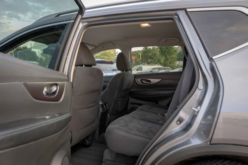 Used 2015 Nissan Rogue SV image 27