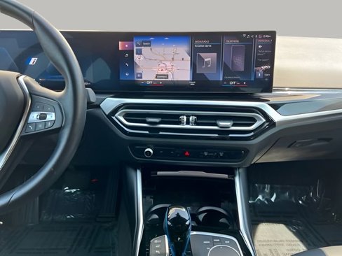 Used 2023 BMW i4 eDrive35 w/ Premium Package image 17