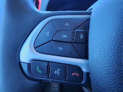 Used 2023 Jeep Renegade Trailhawk image 18