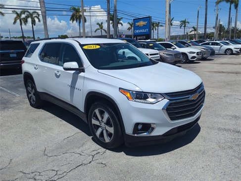 Used 2021 Chevrolet Traverse LT w/ LT Premium Package image 2