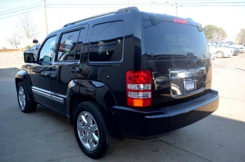 Used 2012 Jeep Liberty Sport image 6